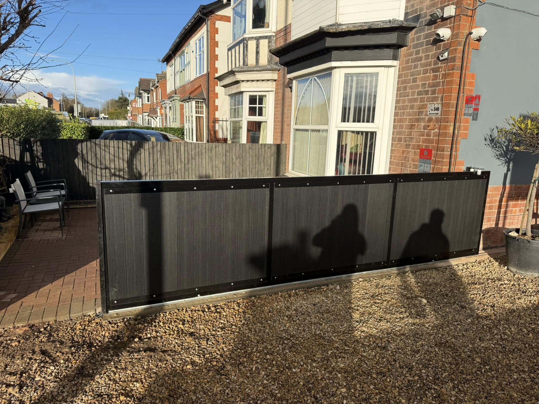 Garden fencing and boundary work